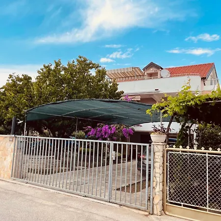 Lucija Apartman *