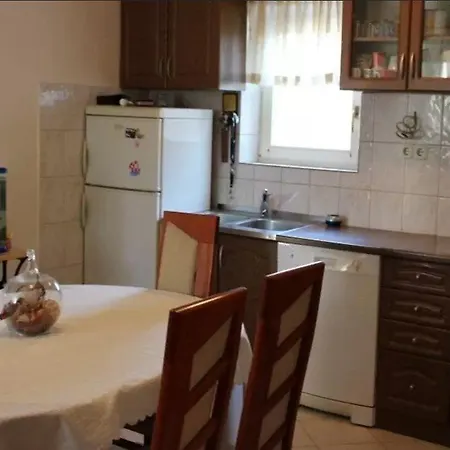Apartman Lucija *