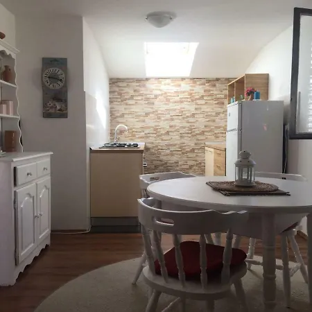 Lucija Apartman